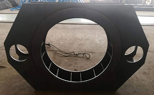 上；；；；；；g冰球突破机械人焊接事情站焊接大型工件