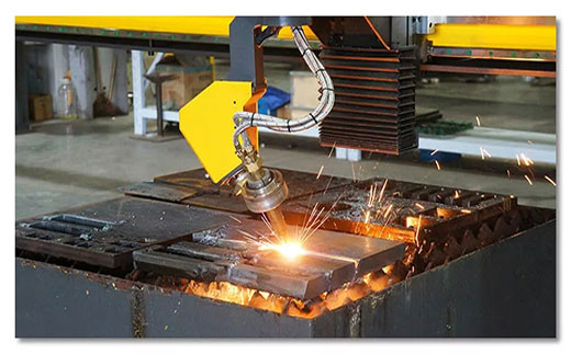 上；；；；；；g冰球突破10米超长跨距无限回转数控坡口切割机调试