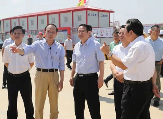 江西省省长易炼红莅临上；；；；；g冰球突破南昌项目建设现场调研